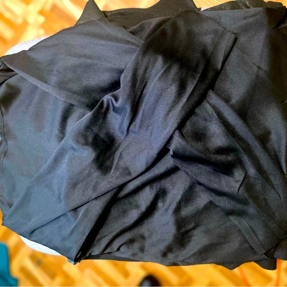 Ghost Face Death By Dawn Boys Costume Worn for less than 1 hour for photos. 8/10 - Picture 2 of 11